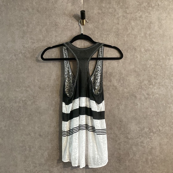 American Eagle Outfitters Tops Workout Shirt - Picture 6 of 6